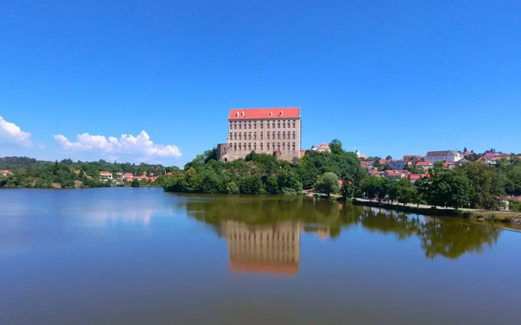 palac-plumlov