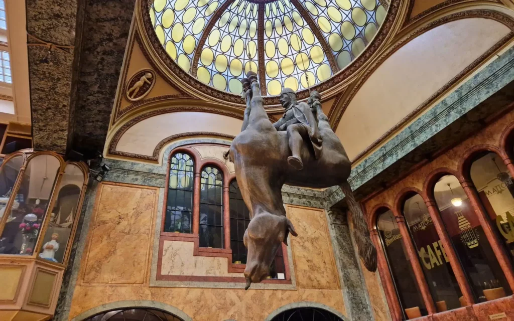 palac-lucerna