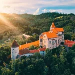 Zamek-Pernštejn-_1_