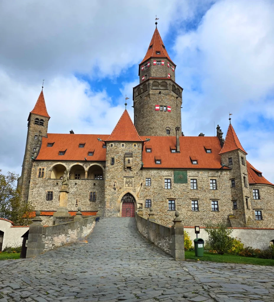 zamek-bouzov