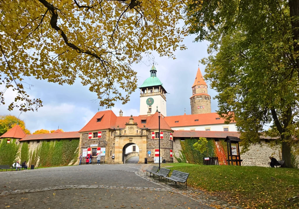 zamek-bouzov